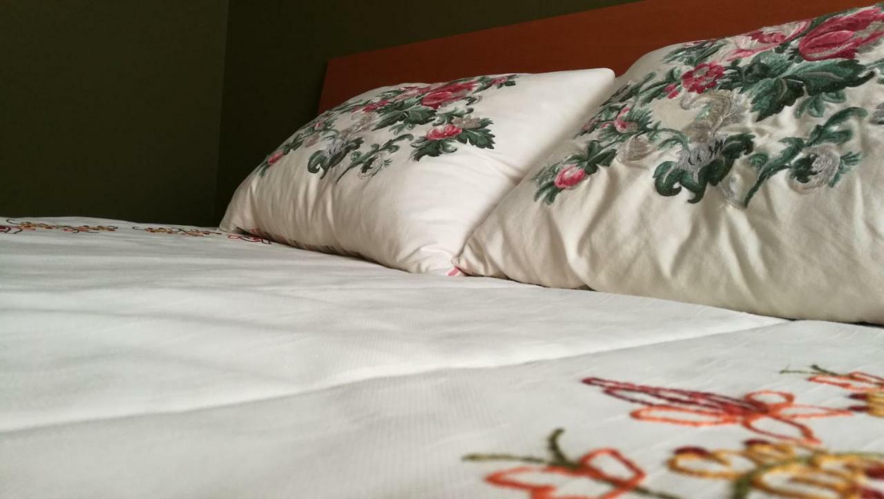 Hotel Montero Mondoñedo Buitenkant foto